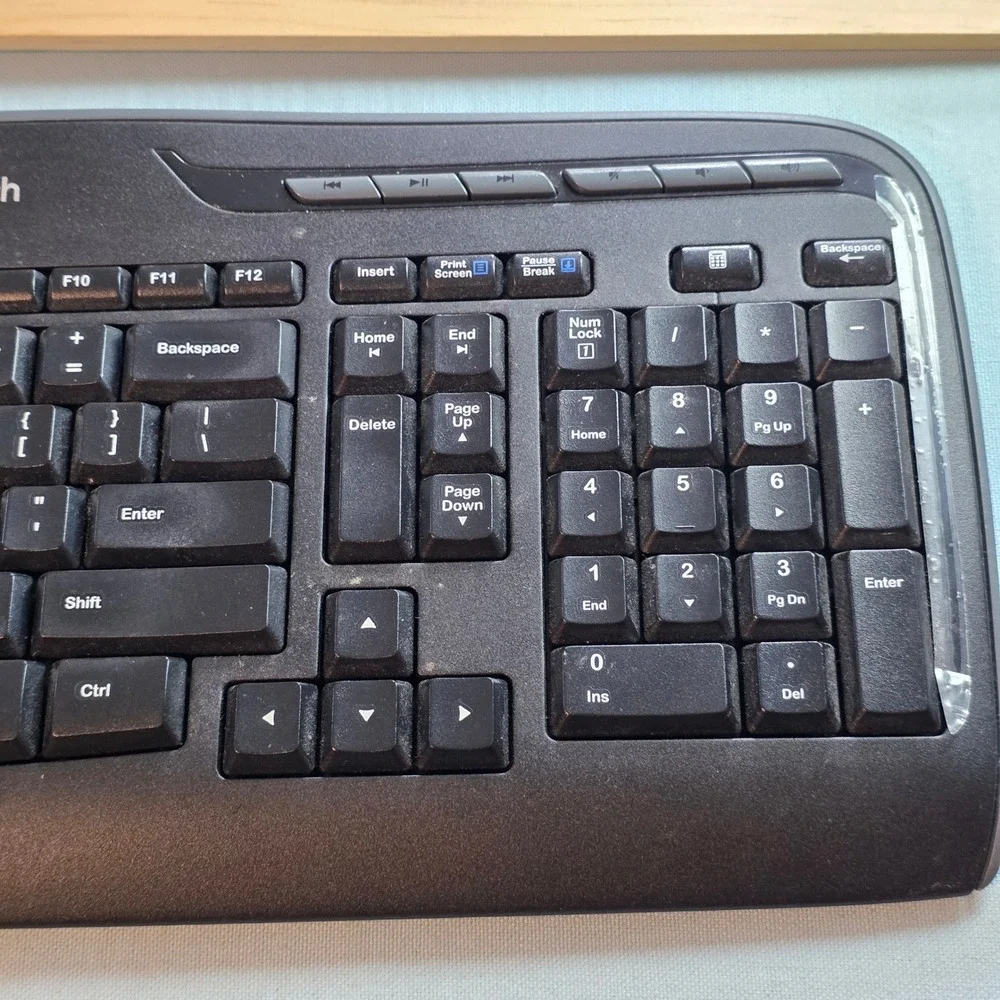 Logitech K270 Wireless Keyboard Full Size Black with Media Hotkeys QWERTY